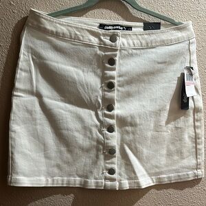 Dollhouse Women's White Button-Front Skirt